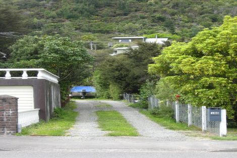 Photo of property in 160 Waikawa Road, Picton, 7220