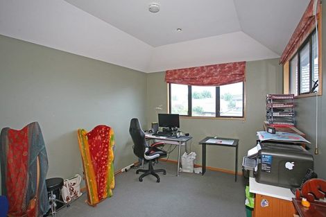Photo of property in 183 Withells Road, Avonhead, Christchurch, 8042
