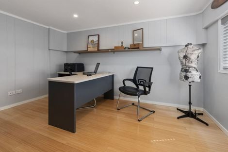 Photo of property in 8 Robin Lane, Browns Bay, Auckland, 0630