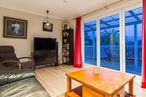 Photo of property in 34 Sievers Grove, Cannons Creek, Porirua, 5024