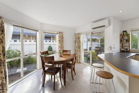 Photo of property in 5 Lorna Irene Drive, Raumati South, Paraparaumu, 5032