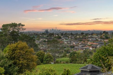 Photo of property in 83 Lake Panorama Drive, Henderson Valley, Auckland, 0612