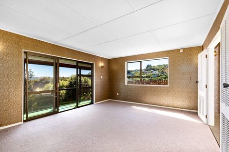 Photo of property in 49 Kinloch Place, Papakowhai, Porirua, 5024