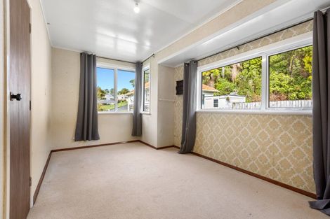 Photo of property in 70 Glenpark Avenue, Frankleigh Park, New Plymouth, 4310