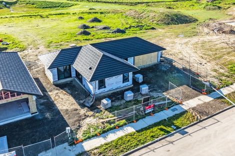 Photo of property in 72 Atlantic Drive, Fitzherbert, Palmerston North, 4410