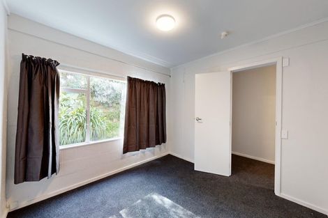 Photo of property in 21 Akaroa Drive, Maupuia, Wellington, 6022