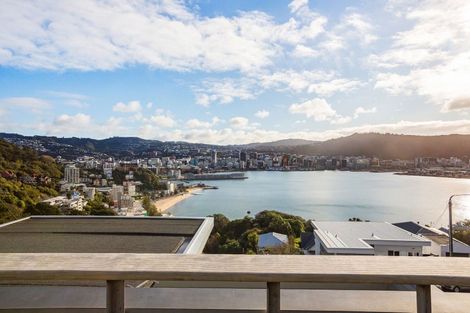 Photo of property in 51 The Crescent, Roseneath, Wellington, 6011