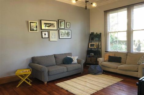 Photo of property in 129 Chaucer Road, Hospital Hill, Napier, 4110