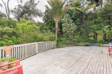 Photo of property in 90 Wood Bay Road, Titirangi, Auckland, 0604