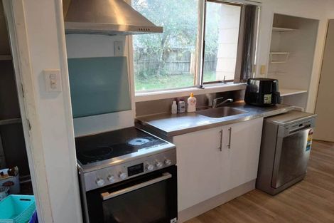 Photo of property in 30 Pipitea Place, Massey, Auckland, 0614