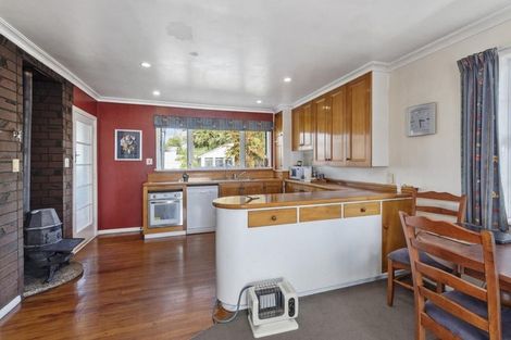 Photo of property in 94 Bartholomew Road, Levin, 5510