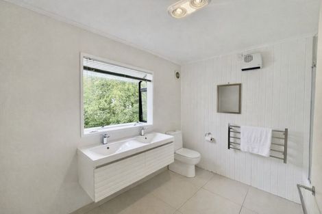 Photo of property in 2/260 Sunset Road, Windsor Park, Auckland, 0632