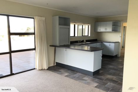 Photo of property in 104 Tutere Street, Waikanae Beach, Waikanae, 5036