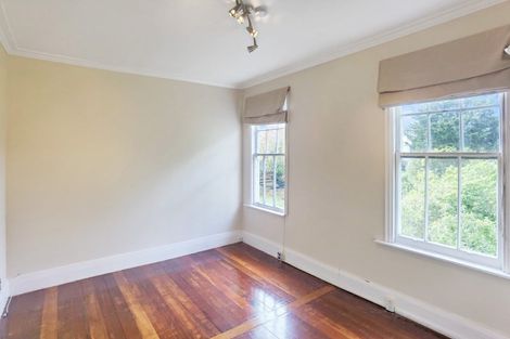 Photo of property in 2 Seaview Avenue, Northcote, Auckland, 0627