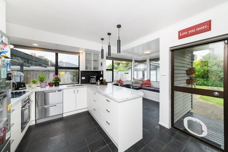 Photo of property in 14 Snowdon Avenue, Terrace End, Palmerston North, 4410