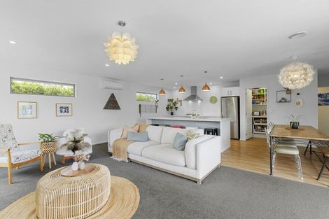 Photo of property in 15 Whitau Place, Marshland, Christchurch, 8083