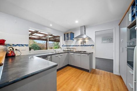 Photo of property in 35 Croftview Road, Wattle Downs, Auckland, 2103