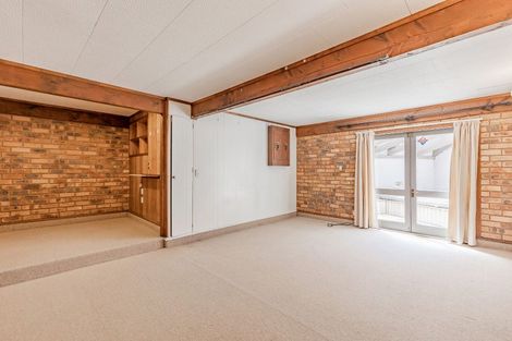 Photo of property in 5 Noeleen Street, Glenfield, Auckland, 0629