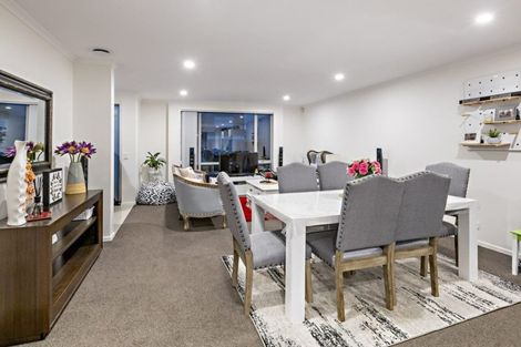 Photo of property in 33 Hollowout Street, Takanini, 2112