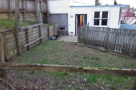 Photo of property in 1/6 Mataroa Avenue, Northland, Wellington, 6012