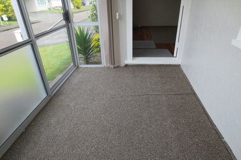 Photo of property in 6 Te Awe Awe Court, Hokowhitu, Palmerston North, 4410