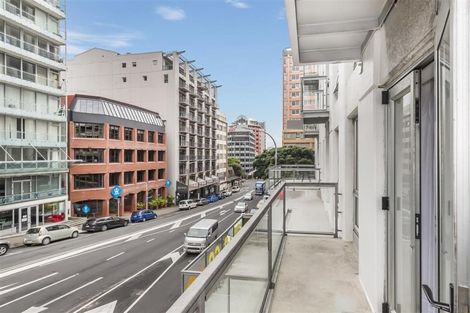 Photo of property in Terrace Heights Apartments, 2a/163 The Terrace, Wellington Central, Wellington, 6011