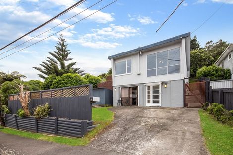 Photo of property in 19 Black Rock Road, Newlands, Wellington, 6037