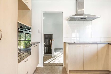 Photo of property in 6 Bibury Avenue, Henderson, Auckland, 0612