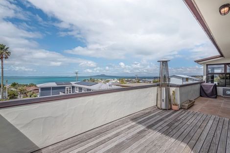 Photo of property in 2/72 Gulf View Road, Murrays Bay, Auckland, 0630