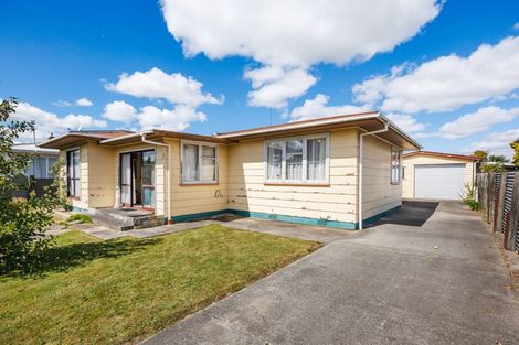 Photo of property in 34 Rhodes Drive, Kelvin Grove, Palmerston North, 4414