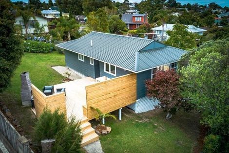 Photo of property in 3 Sumich Place, West Harbour, Auckland, 0618