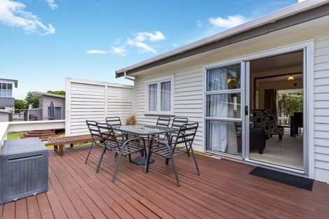 Photo of property in 312 Ocean Road, Whangamata, 3620