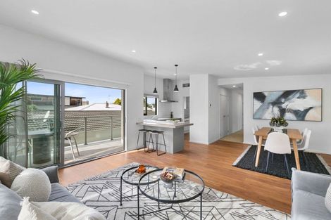 Photo of property in 15 Bulkeley Terrace, New Plymouth, 4310