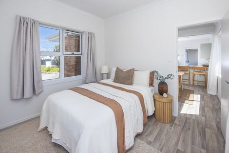 Photo of property in 22 Forest Lake Road, Forest Lake, Hamilton, 3200