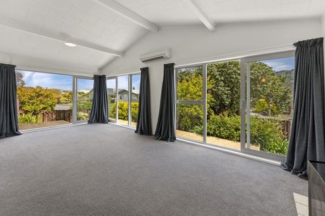 Photo of property in 30 Shanly Street, Brown Owl, Upper Hutt, 5018