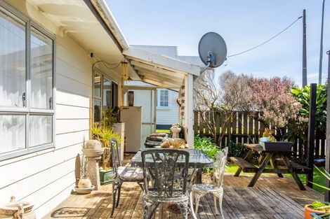 Photo of property in 1/1216 Papamoa Beach Road, Papamoa Beach, Papamoa, 3118