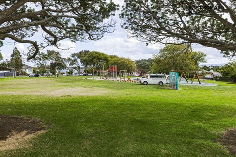 Photo of property in 2/2 Tampin Road, Hillpark, Auckland, 2102