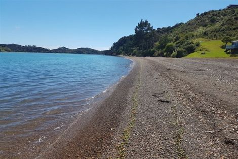 Photo of property in 250 Paroa Bay Road, Russell, 0272