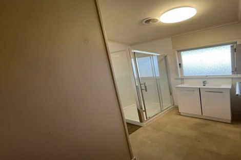 Photo of property in 2/37 Clevedon Road, Papakura, 2110