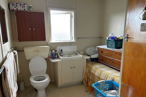 Photo of property in 16 George Street, Dannevirke, 4930