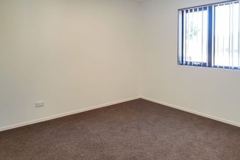 Photo of property in 68 Barrys Road, Glendene, Auckland, 0602