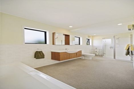 Photo of property in 1/81 Uxbridge Road, Cockle Bay, Auckland, 2014