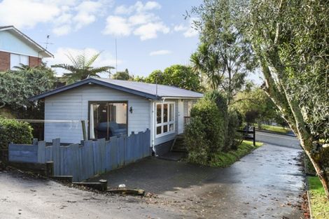 Photo of property in 3 Kemp Road, Massey, Auckland, 0614