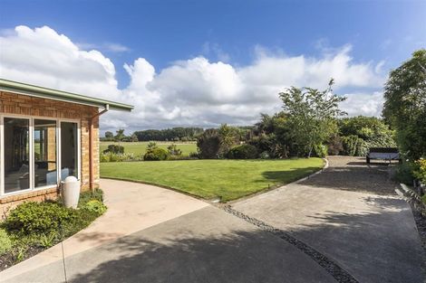 Photo of property in 54 Queens Avenue, Waikuku Beach, 7402
