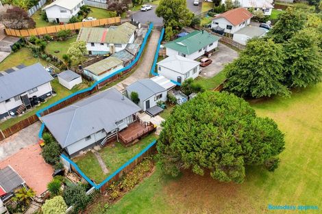 Photo of property in 1/20 Mile Place, Henderson, Auckland, 0612