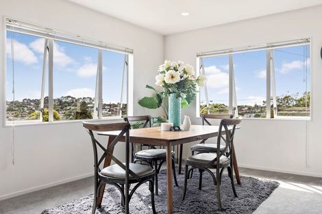 Photo of property in 2/190 Sunnynook Road, Totara Vale, Auckland, 0627