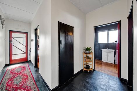 Photo of property in 48b Richmond Street, Waitara, 4320