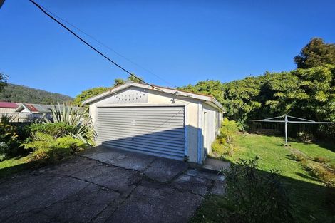 Photo of property in 27 Inverness Street, Dunollie, Runanga, 7803