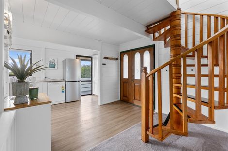 Photo of property in 71 Heta Road, Highlands Park, New Plymouth, 4312