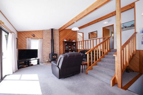 Photo of property in 5 Puketiro Place, Paihia, 0200
